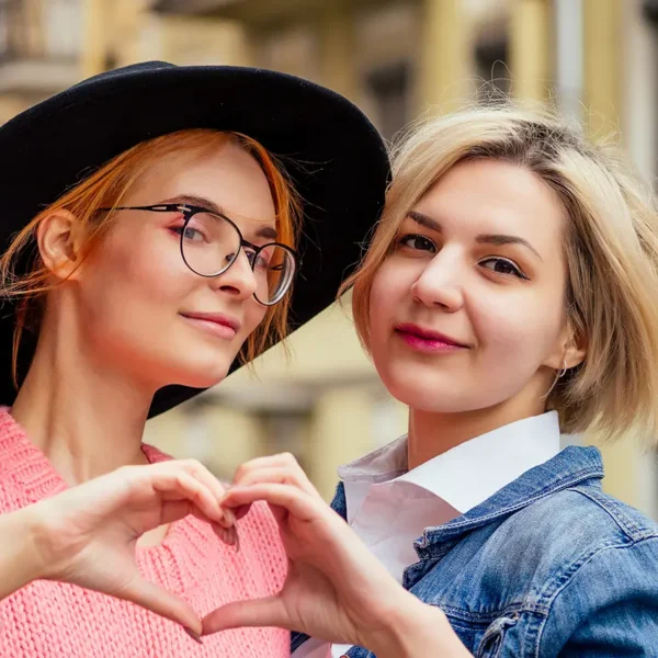 Sites de rencontre et lieux de rencontre pour lesbiennes sur l’annuaire Top Rencontres : faites les meilleures rencontres entre femmes